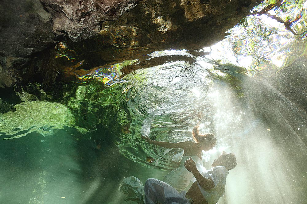 riviera maya underwater trash the dress photographer
