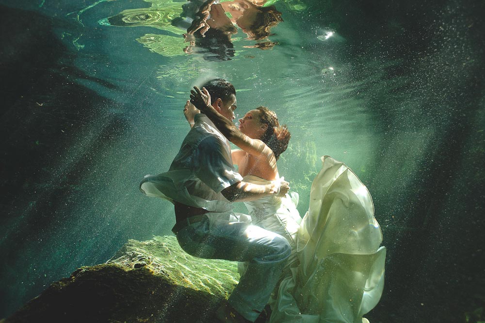 riviera maya underwater trash the dress photographers