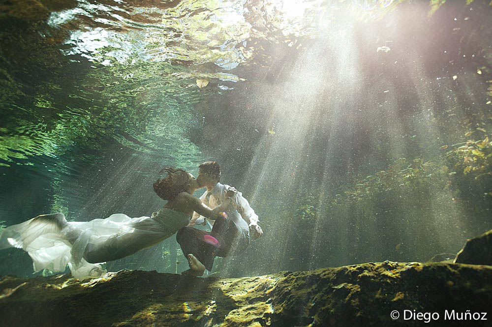 Underwater trash the dress photographer  tulum