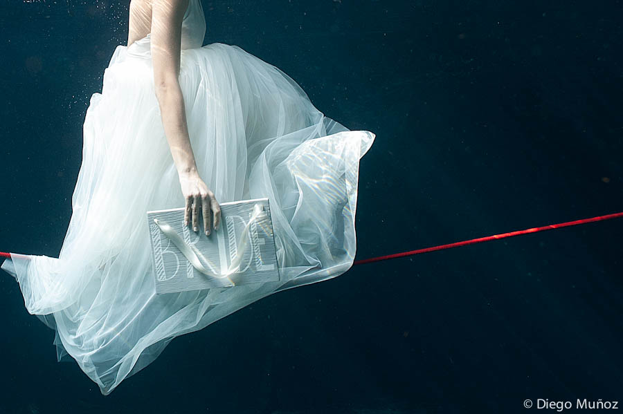 underwater trash the dress photographer